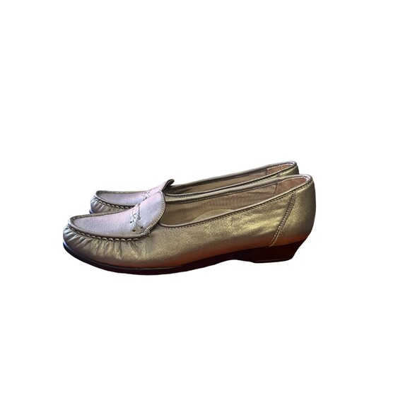 SOFT SPOTS SILVER LOAFERS, SIZE 9 NARROW - Picture 5 of 7